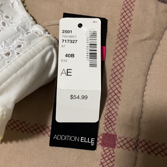 I am selling a bra in size 40B. - Picture 2 of 4